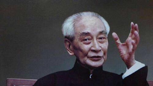 家喻户晓|妻子不幸去世，无奈之下，他把小姨子娶进家门，生下一子家喻户晓