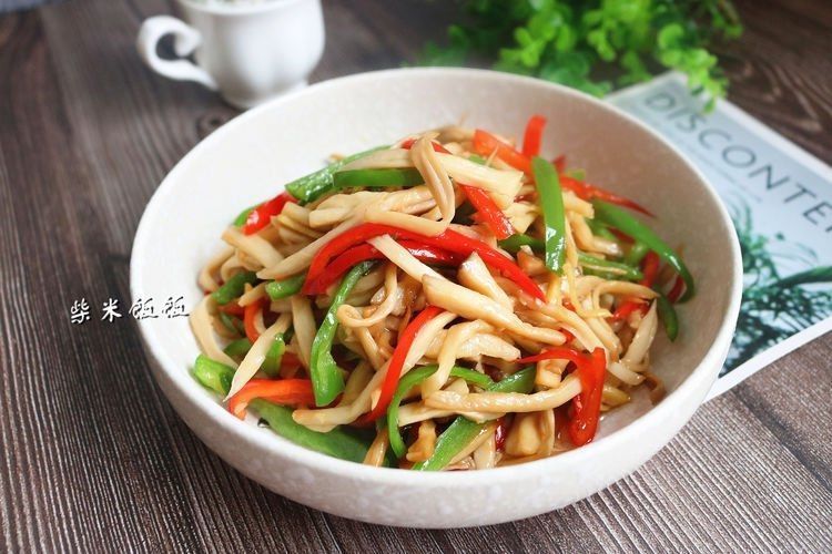 多汁|这三样一起炒,又鲜又脆,吃一口鲜嫩多汁,比肉嚼起来更香