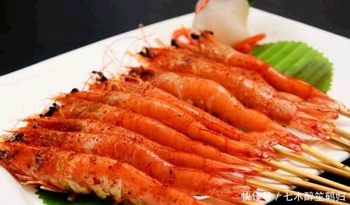  油炸|大虾新吃法，做成“串串虾”，不用煮不用烤，香辣开胃，满嘴香味