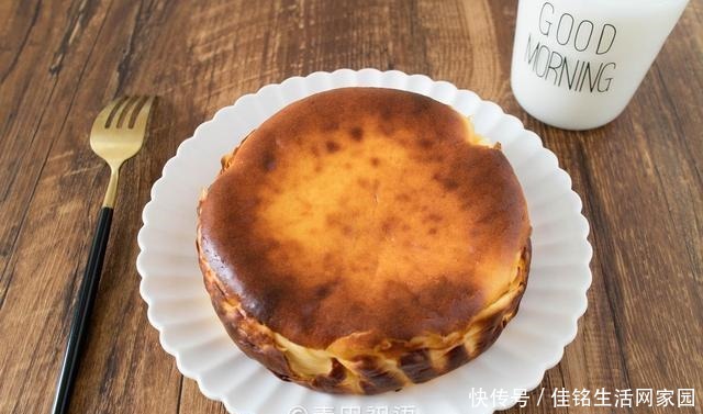 简单|超简单的巴斯克芝士蛋糕，芝士香味浓郁，口感非常细腻