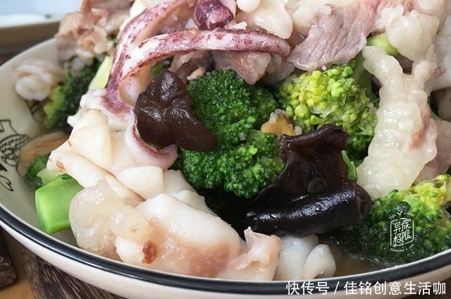 鱿鱼|午餐,一菜一汤,我真不是炫富,今天又吃肉了