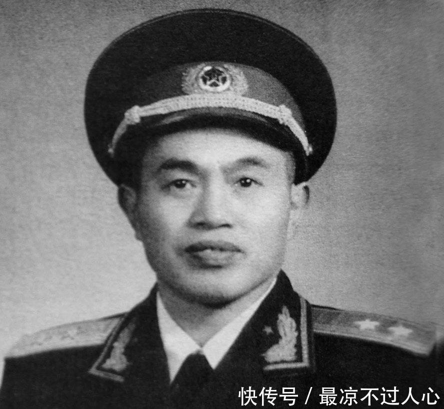  开国|开国中将霸气劝降伪军：要么投降，要么当场要你的命