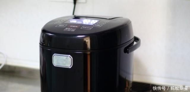 家人|寒冷天炖一锅排骨萝卜汤,做法简单,味道鲜美,家人喝了开胃顺气