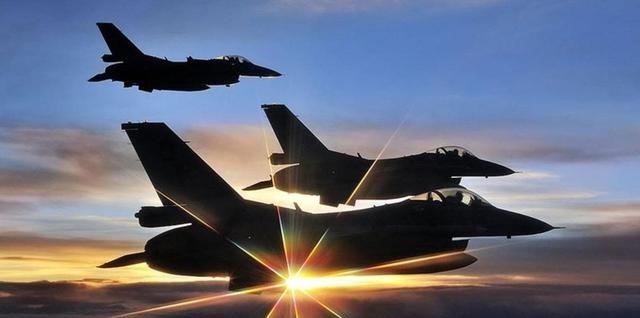 俄罗斯|冲突升级!土耳其派军机挑衅俄罗斯,外媒:俄军准备增兵应对