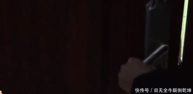 独居|床底下传出“手机震动声”, 女子探头看见陌生男子躺床底一整夜