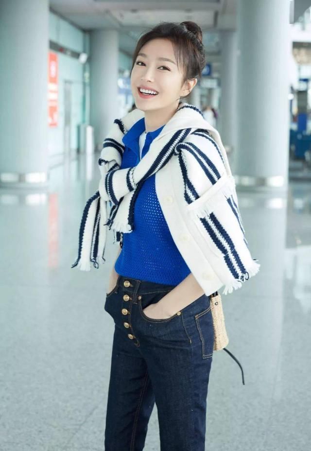  今夏|别再穿T恤了，今夏超流行的“短袖”长这样