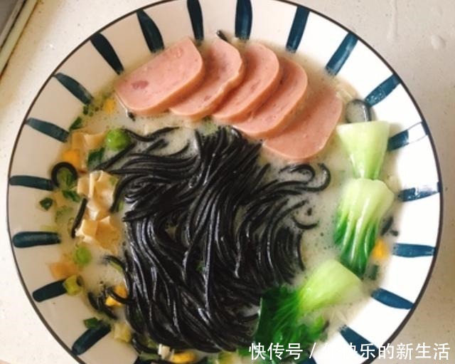 咸蛋黄|4款因“包装丑”而无人知的国产方便面,比统一好吃,比白象劲道