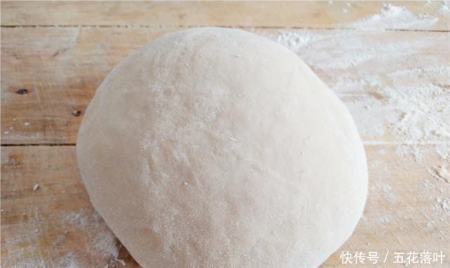  好吃|妈妈包了薄皮馅的饺子，很好吃，我一口气吃了两碗饺子