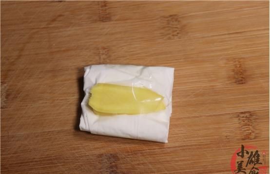 生姜|不管多难存放的大蒜,只要撒一把,放久都不干瘪发芽,方法太赞了