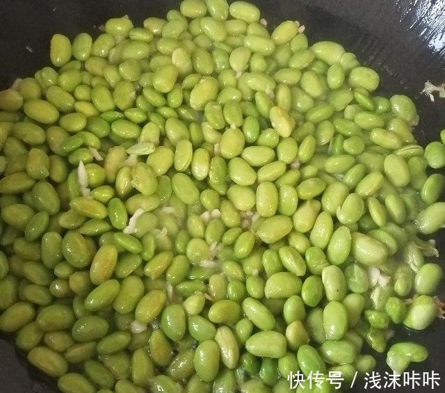 下饭|毛豆烧红烧肉,简单又下饭,全家都爱吃