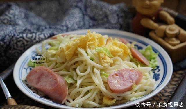 满满|家有高考生,早餐不将就,这面营养丰富,元气满满,5分钟就上桌