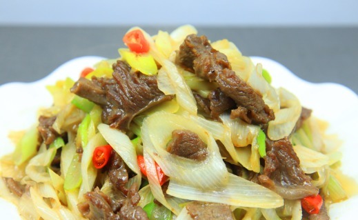 葱爆|葱爆牛肉,方法不对肉都咬不动,厨师长教你一招,葱也香、肉也嫩