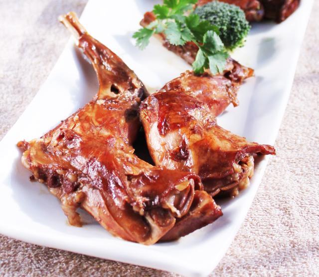  香料|做卤肉发黑、不红亮，大厨为你解答：是放错2种香料，附卤肉配方