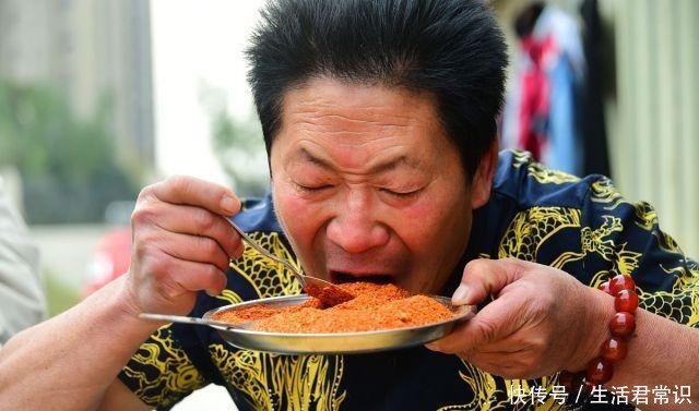 辣王|中国辣王每天把辣椒当饭吃 是饭馆最不欢迎的人|百家故事