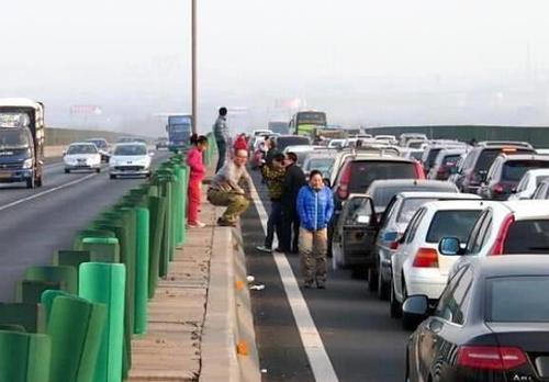 遮羞布|一场春运，揭开新能源车的遮羞布，跑趟高速车主哭了