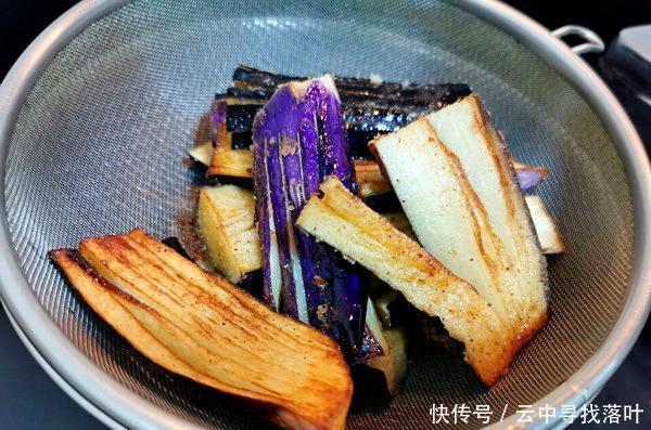 蒜茸|辣与不辣都香,这么美味的蒜茸茄子,看着就有食欲