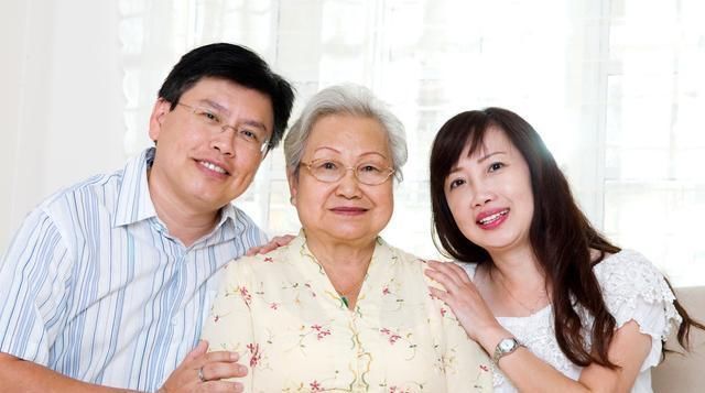 儿子|70岁老人在儿子和女儿家各住半个月，我才发现晚年能依靠的是谁
