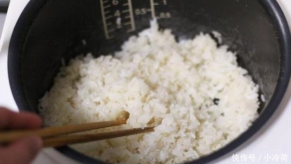 糯米饭|4步搞定糍饭糕,外脆里糯越吃越香,小时候的回忆