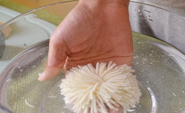 中国|同样是切豆腐,英国切条,日本切块,法国切花,看中国没开玩笑