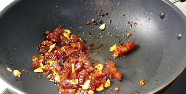 过瘾|懒人焖饭怎么做最下饭，试试这种好吃的做法，营养又过瘾