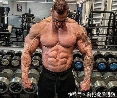 健美的人|美国男子10年健身练出夸张身材,肌肉发达,被称真人版教科书