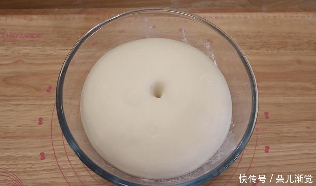 吐司|做两个超柔软的吐司,低糖少油,手撕切片都特棒,方子值得收藏