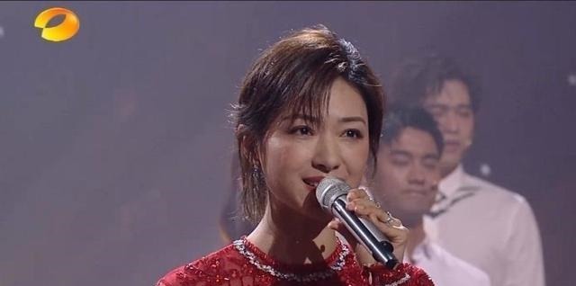  魔鬼|金鹰节开幕，湖南台的魔鬼打光，好黑，谁扛住了宋威龙被吐槽！