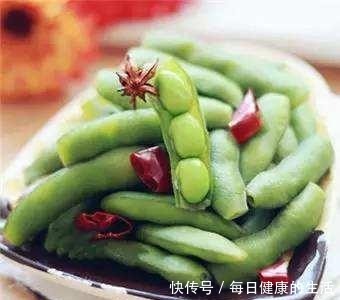 实用|煮毛豆想要颜色翠绿的秘诀,原来全靠这勺“它”,简单实用哦!