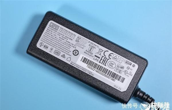 MAG322CQR|微星MAG322CQR显示器图赏1500曲面165Hz2K