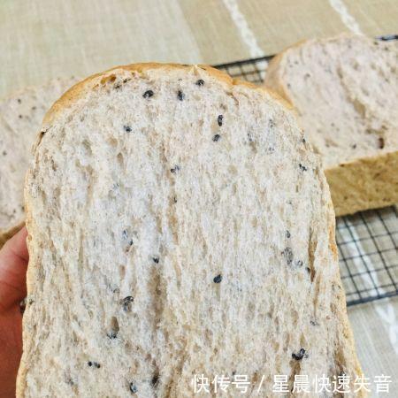  发酵|全麦黑芝麻吐司（波兰种）