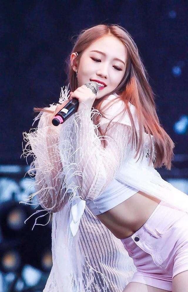 关联|孟美岐谈女子组合关联,表述火箭少女不尔虞我诈由于我们都是11个男孩子