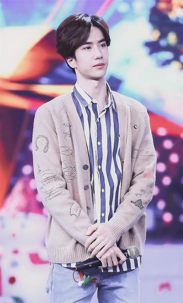 王一博|连续5年王一博为汪涵准点庆生?王一博真是个懂得感恩的孩子!