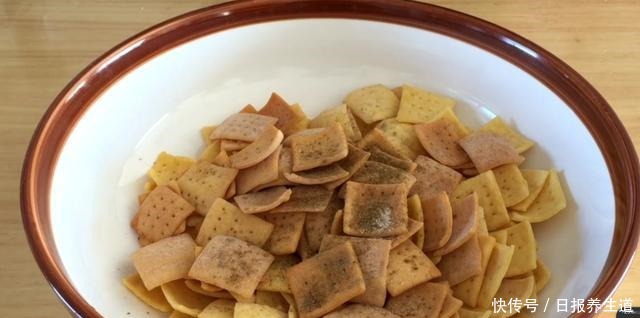 玉米面|只需面粉和玉米面,在家做出酥脆的锅巴