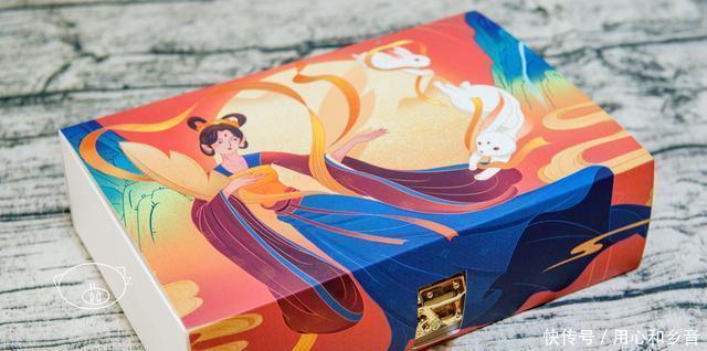 奶黄流心|2020,当中秋遇上国庆,六种口味的月饼齐欢乐