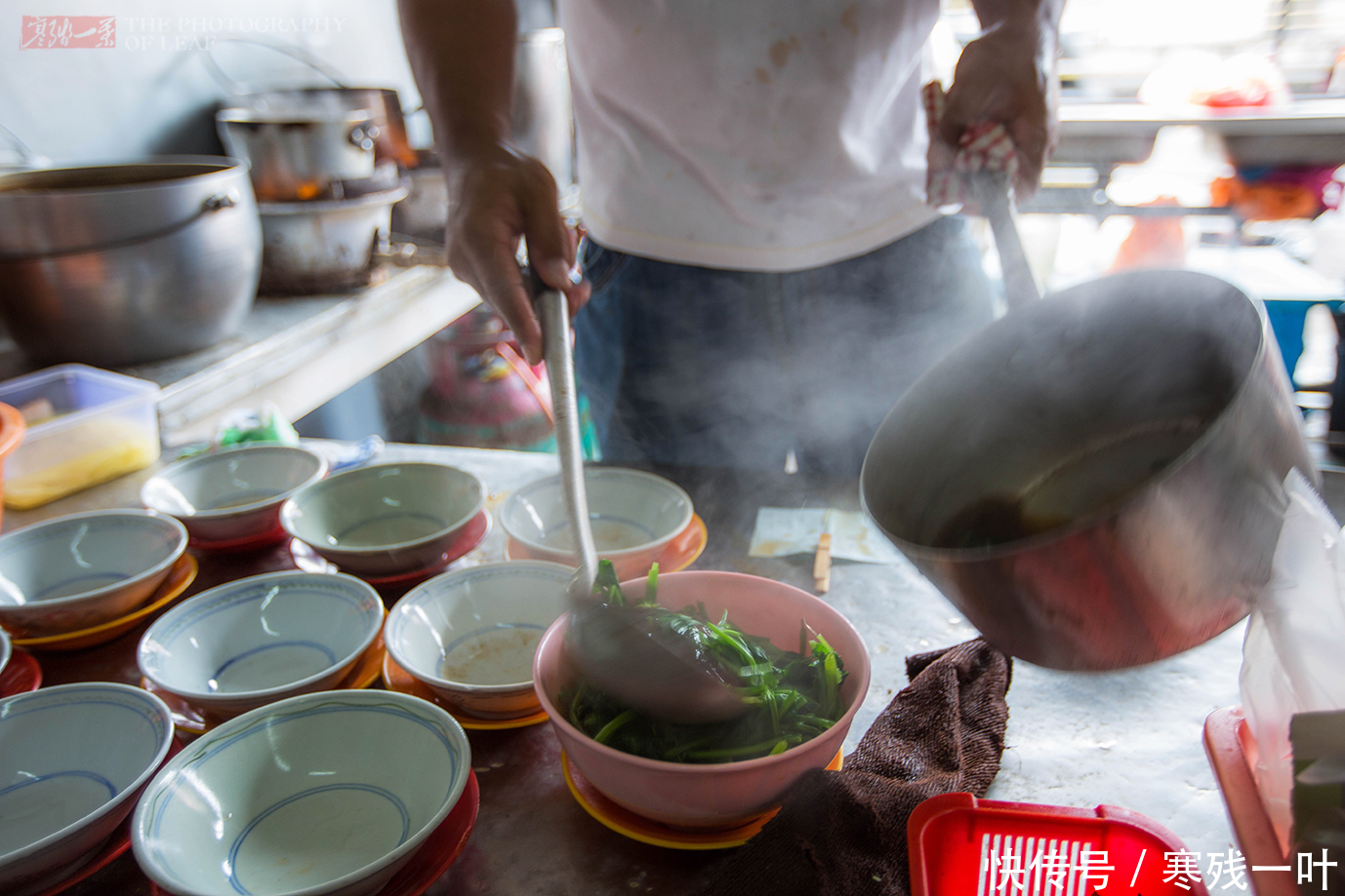 人人|肉骨茶福建人创造的美食,东南亚人人都在吃,为何国内很少能吃到