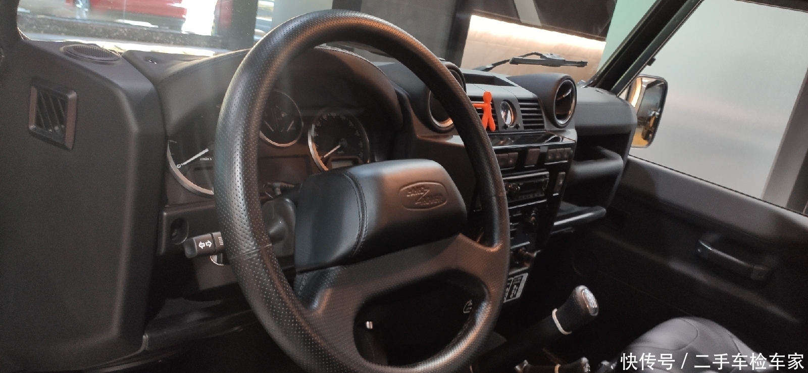 报价|女王的抉择!这辆路虎连气囊都没有报价却高达70万,买家:值!