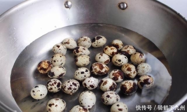 好吃|做了十年秘制鹌鹑蛋的阿姨,教我做鹌鹑蛋的方法,鹌鹑蛋入味好吃