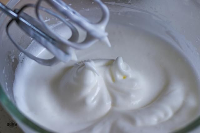 蛋糕|网红抖臀蛋糕,用手轻碰就一直抖个不停,迫不及待咬下一口,真香