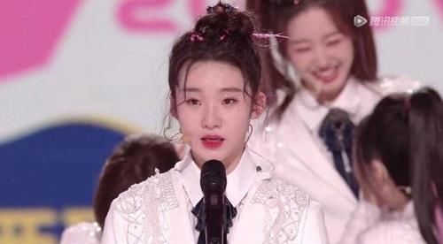  总决赛|《创造营2020》总决赛奇怪场景之二张艺凡卡7后的反应大合集