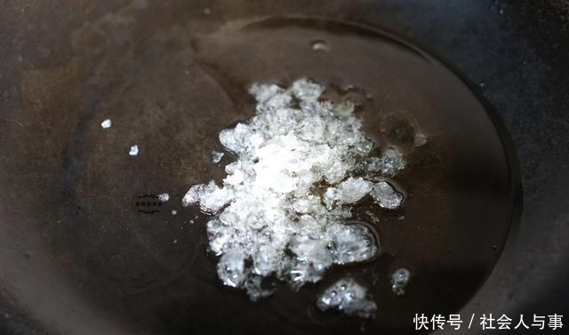 红烧肉|家里来客人,这菜不可少,牢记3点,颜色红亮又入味,太香了