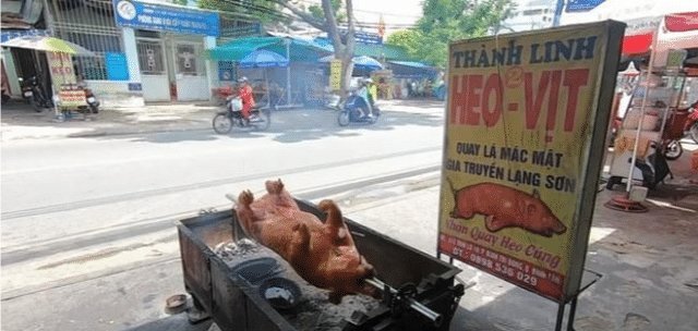 美食|去越南旅游吃“烤乳猪”，没忍住1200元买了一整只，切开后这是烤猪