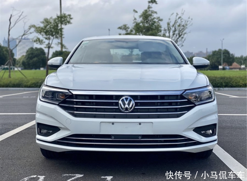  价格|大众速腾提车记，行驶质感不亚于中级车。全款优惠3.3万算便宜吗