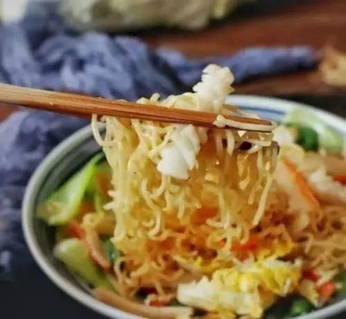 康师傅|“汤最好喝”的3款泡面,康师傅落榜,网友我能把它吃“破产”