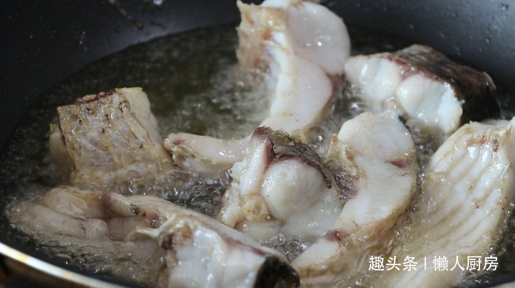 教你做|买了一条4斤重的草鱼,教你做麻辣鱼块,鱼肉麻辣入味特别下饭