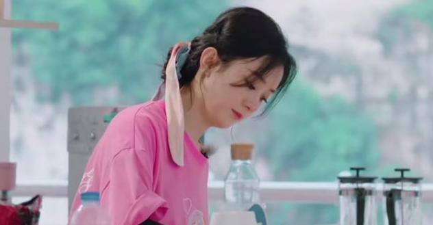 中餐厅|赵丽颖《中餐厅》收获好评,面对客人的建议,举动被网友点赞