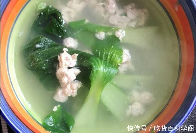 技巧|炖排骨有技巧,千万别忘这2种食材,汤鲜肉嫩,深秋靠它暖胃