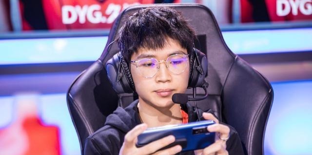 下滑|TS状态下滑,DYG暴露问题,AG超玩会又要拿第一