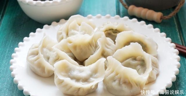饺子|7月包饺子,荠菜芹菜靠边站,有个菜正当季,一口满嘴香