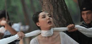 皇帝萧宝卷|她是古时唯一敢奴役皇帝的贵妃,容貌妖娆,天生“贵足”!