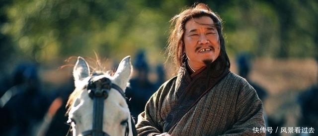 诸葛亮|此人深得刘备赏识庞统称赞,诸葛亮却用8个字否定了他